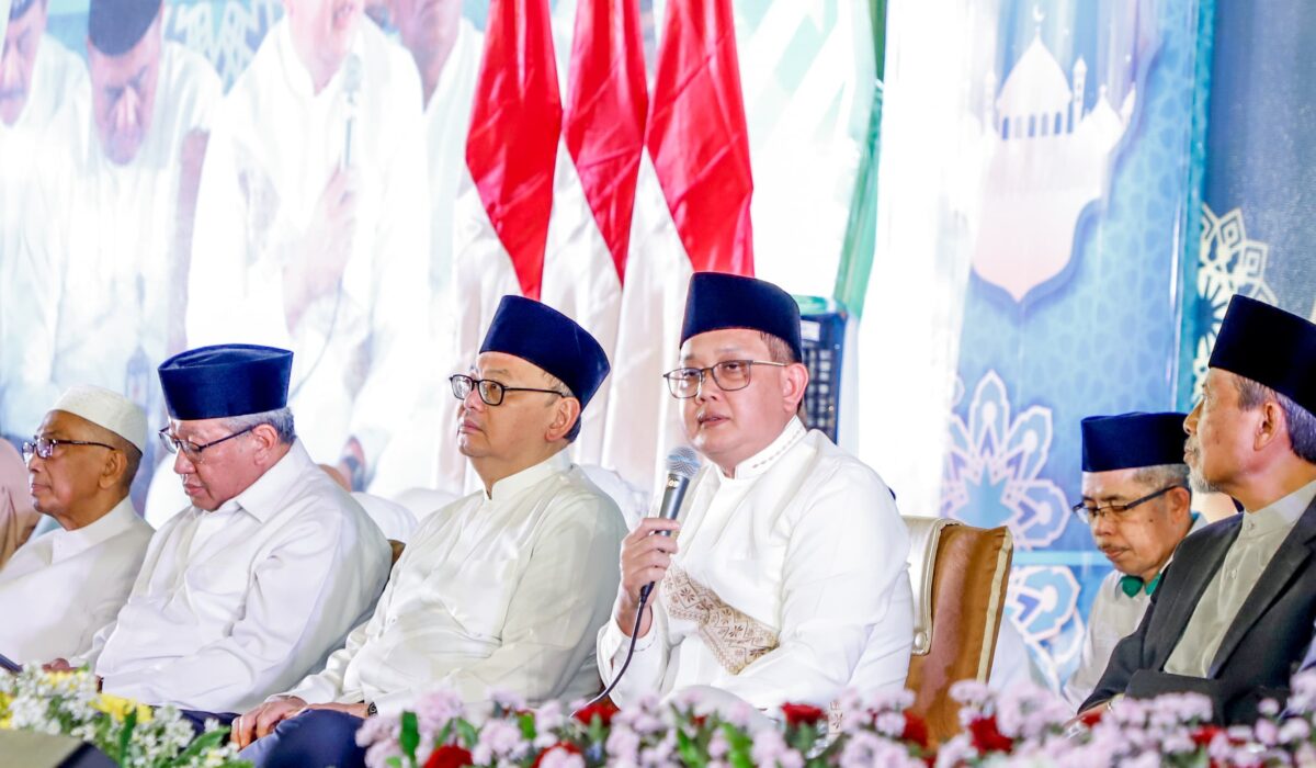 Jelang Tahun Baru 2025, Pj. Gubernur Jatim Gelar Dzikir, Sholawatan dan Doa Bersama di Masjid Al Akbar Surabaya